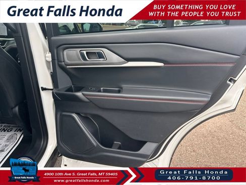 Used 2025 Ford Explorer ST-Line w/ ST-Line Street Pack AWD/4WD image 29