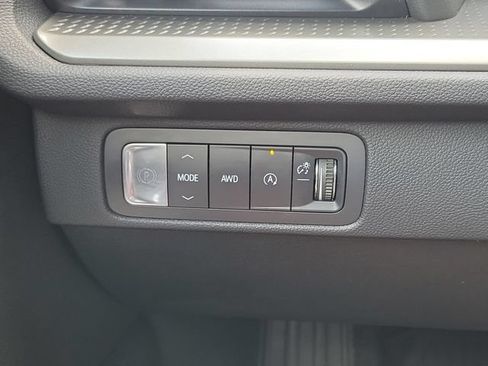 Used 2024 Chevrolet Traverse LT w/ Midnight/Sport Edition AWD/4WD image 19