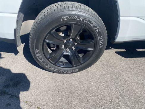 Used 2022 RAM 1500 Big Horn w/ Night Edition image 5