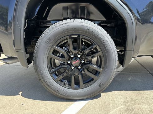 New 2026 GMC Sierra 1500 Elevation image 11