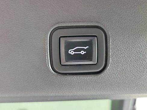 Certified 2023 Cadillac Lyriq 2WD image 9