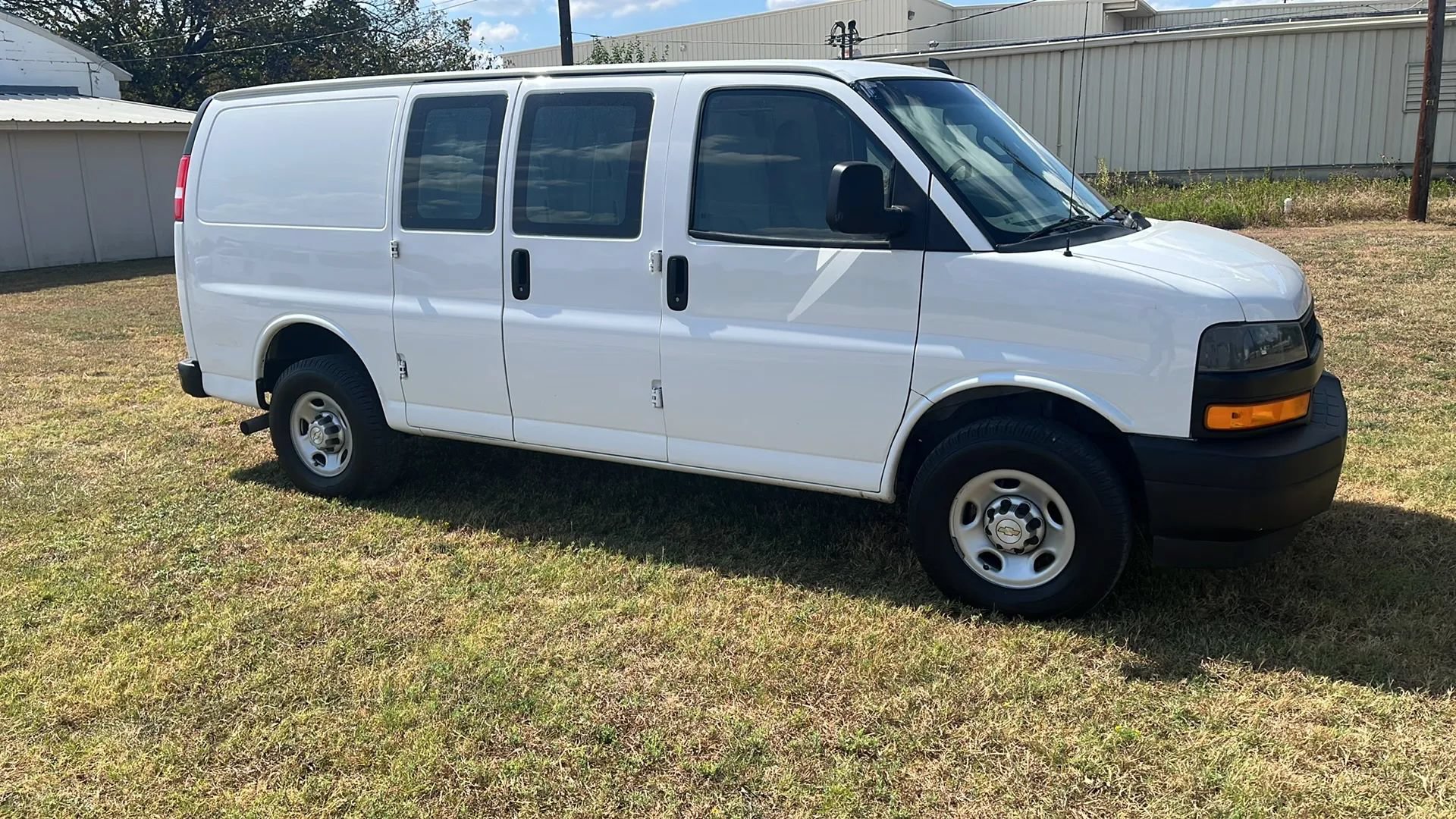 Used 2022 Chevrolet Express 2500 w/ Driver Convenience Package RWD image 6