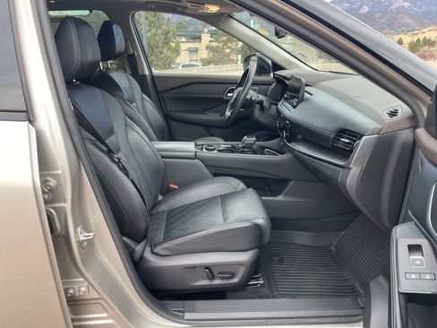 Used 2023 Nissan Rogue Platinum w/ Platinum Premium Package image 17