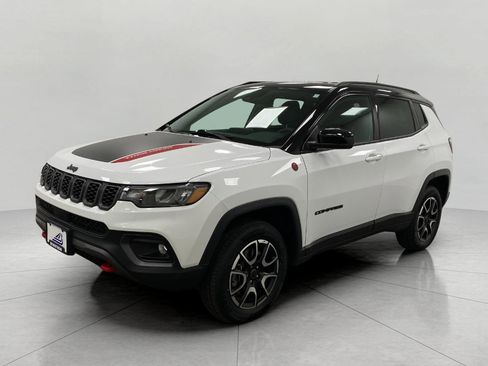 Used 2025 Jeep Compass Trailhawk w/ Trailer Tow Group image 10