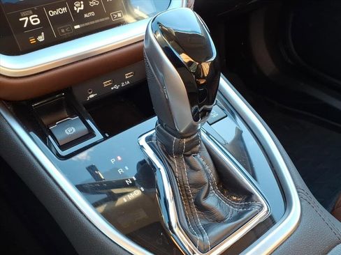 Used 2020 Subaru Outback Touring w/ Popular Package #2 image 10