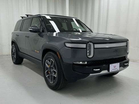 Used 2023 Rivian R1S Adventure image 2