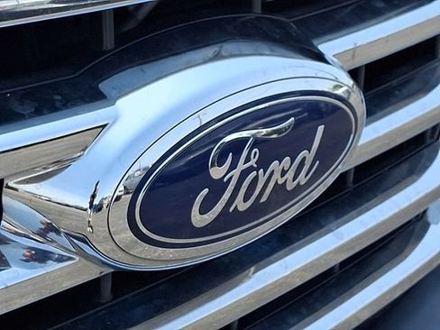 Used 2016 Ford F150 XLT w/ Equipment Group 302A Luxury RWD image 10