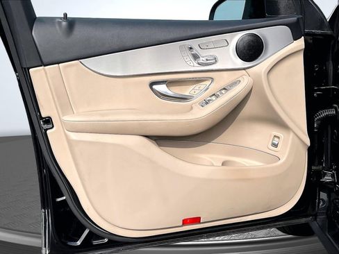 Used 2021 Mercedes-Benz GLC 300 w/ Premium Package image 23