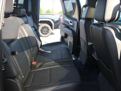 Used 2022 Chevrolet Silverado 1500 LT Trail Boss AWD/4WD image 36