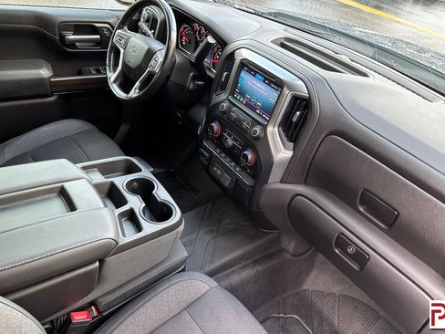 Used 2019 Chevrolet Silverado 1500 RST image 18