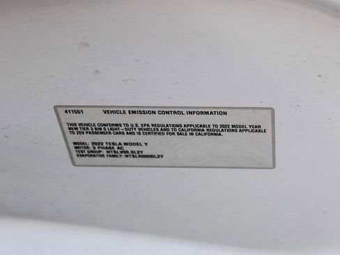 Used 2022 Tesla Model Y Long Range image 28
