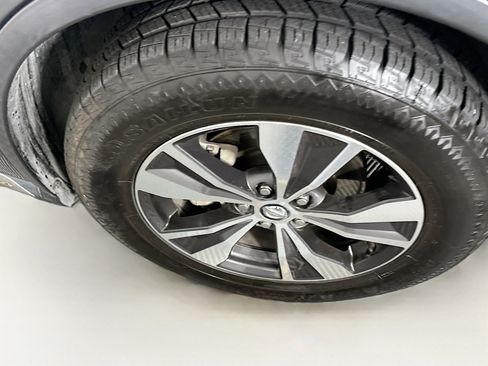 Used 2020 Nissan Murano SV image 11