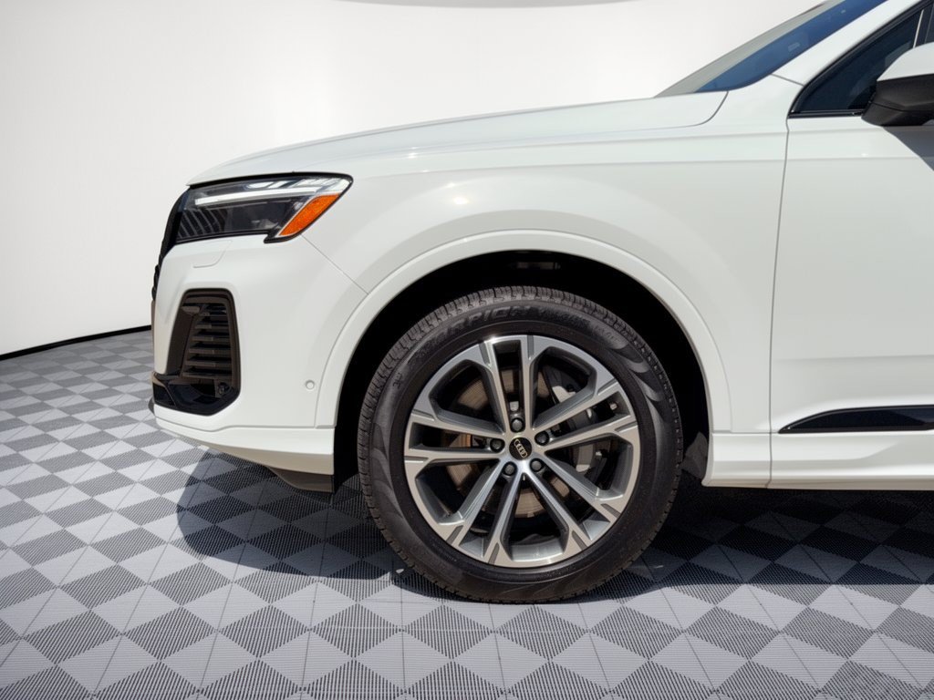 Certified 2026 Audi Q7 2.0T Premium AWD/4WD image 13