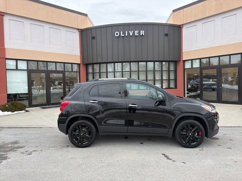 Used 2018 Chevrolet Trax LT w/ Sun & Sound Package AWD/4WD image 8