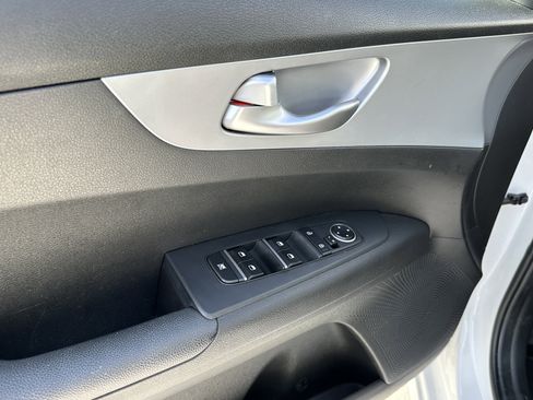 Certified 2023 Kia Forte LXS w/ LXS Technology Package image 21