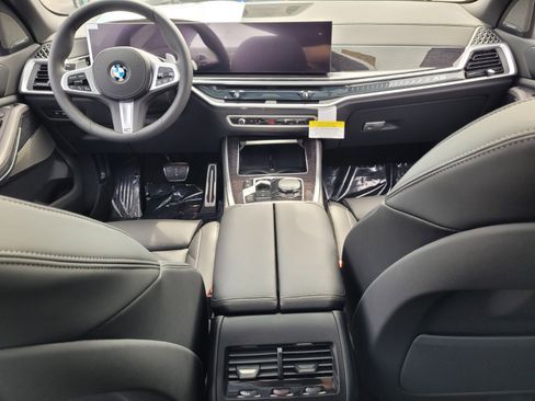 Used 2026 BMW X5 sDrive40i w/ M Sport Package image 13