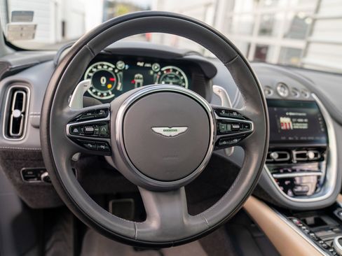 Used 2021 Aston Martin DBX image 10