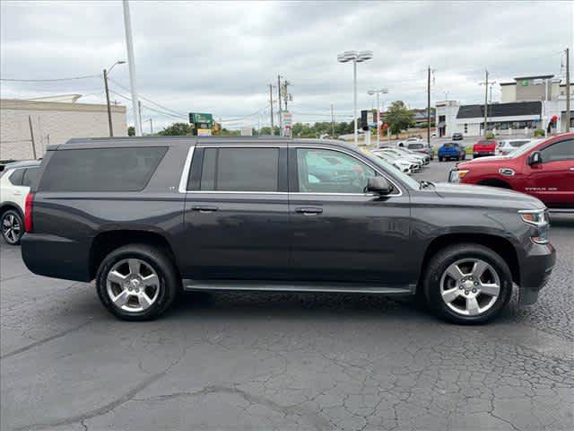Used 2017 Chevrolet Suburban LT w/ Luxury Package AWD/4WD image 2