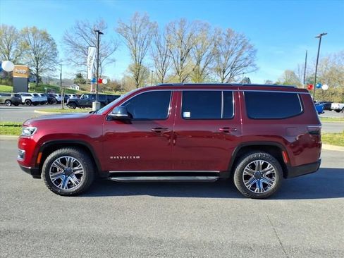 Used 2024 Jeep Wagoneer 4WD w/ Premium Group I image 10