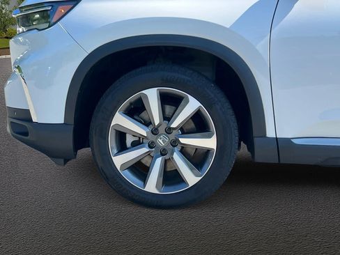 Used 2024 Honda Pilot Touring image 12