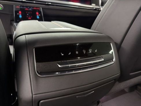 Used 2026 Cadillac Escalade V w/ LPO, ONYX Package image 12