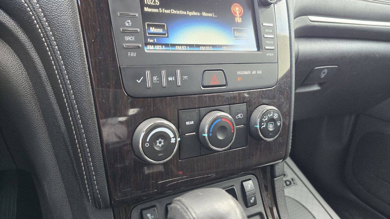Used 2016 Chevrolet Traverse LT w/ Style and Technology Package FWD image 18