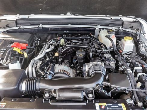 Certified 2023 Jeep Gladiator Sport image 28