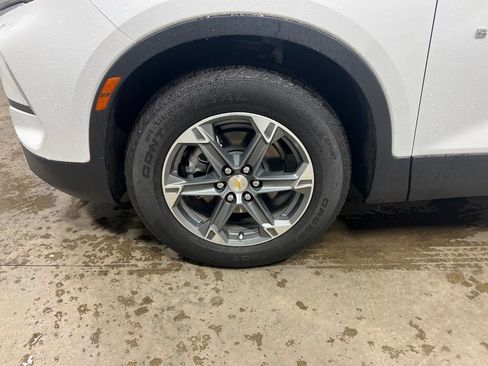 Certified 2025 Chevrolet Blazer LT w/ Convenience Package image 10