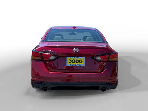 Used 2023 Nissan Altima 2.5 SR FWD image 4