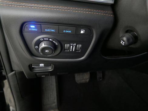 Used 2024 Jeep Grand Cherokee Summit AWD/4WD image 26
