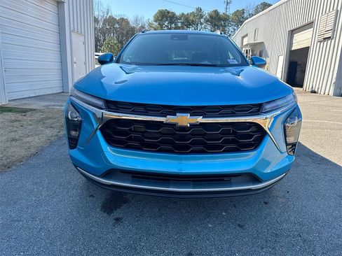 New 2026 Chevrolet Trax LT w/ Sunroof Package image 10