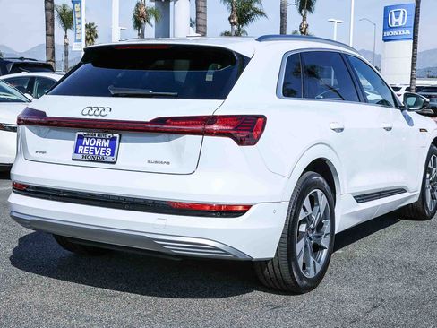 Used 2022 Audi e-tron Premium Plus w/ Premium Plus Package image 7