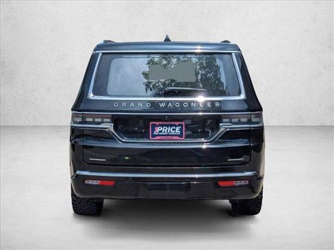 Used 2023 Jeep Grand Wagoneer Series III w/ HD Trailer Tow Package AWD/4WD image 6