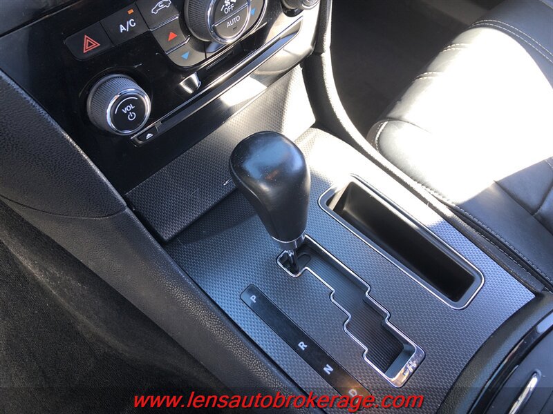 Used 2014 Chrysler 300 S RWD image 15