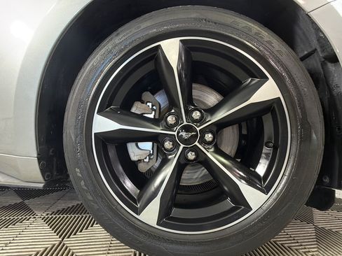 Used 2020 Ford Mustang Coupe RWD image 33