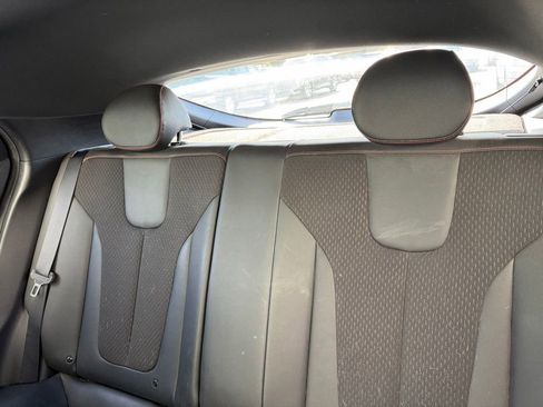 Used 2019 Hyundai Veloster Turbo FWD image 11