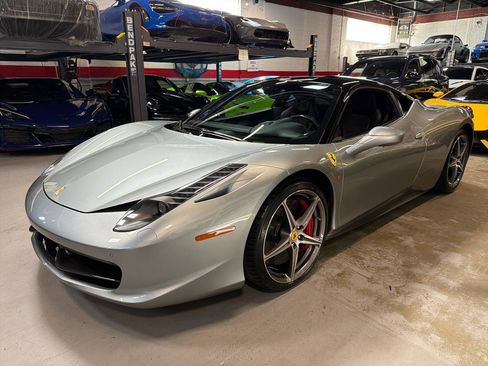 Used 2013 Ferrari 458 Italia Coupe RWD image 10