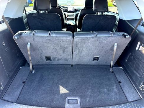 Used 2022 Ford Explorer XLT w/ Equipment Group 202A image 34