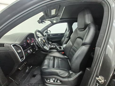 Used 2021 Porsche Cayenne GTS AWD/4WD image 5