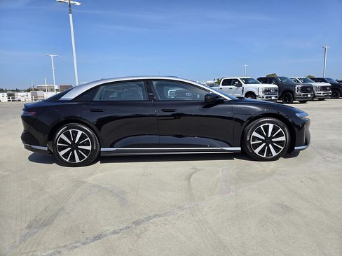 Used 2025 Lucid Air Touring AWD/4WD image 2