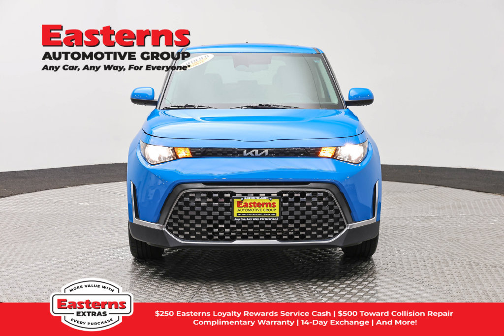 Used 2023 Kia Soul EX FWD image 3