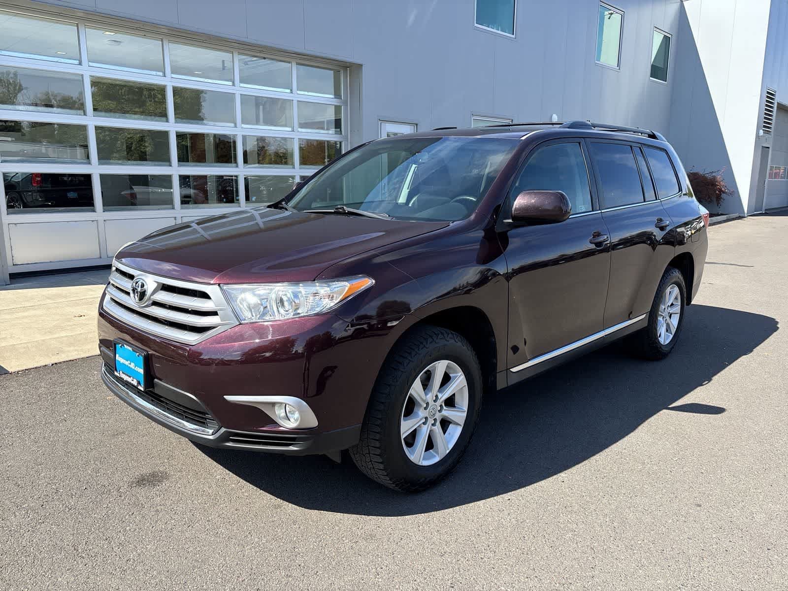 Used 2012 Toyota Highlander SE w/ Tow Pkg AWD/4WD image 1