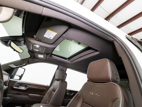 Used 2024 GMC Sierra 2500 Denali w/ Technology Package image 19