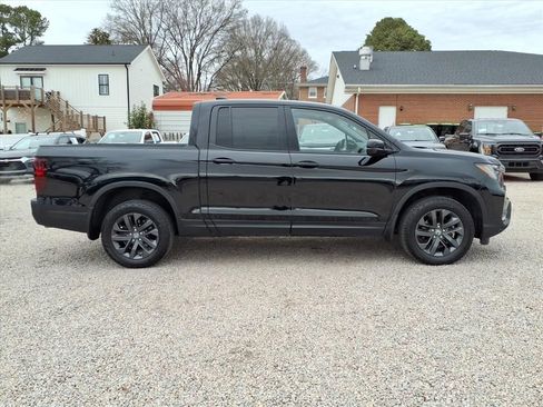 Used 2025 Honda Ridgeline Sport image 10