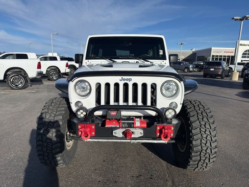 Used 2017 Jeep Wrangler Unlimited Rubicon image 2