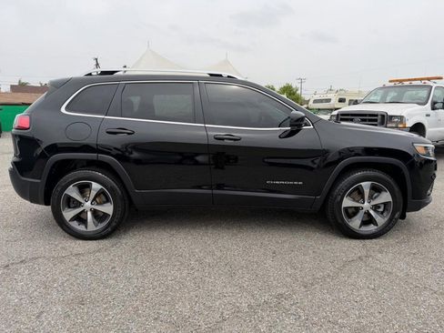 Used 2019 Jeep Cherokee Limited w/ Technology Group image 4