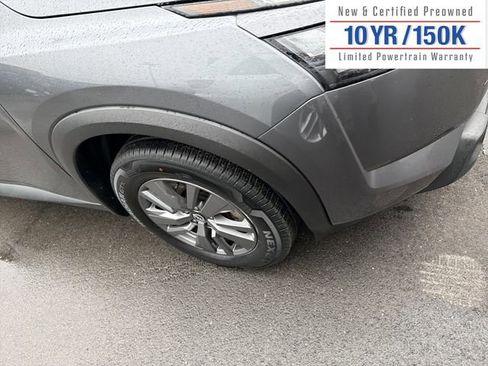 Used 2025 Nissan Pathfinder SV image 4