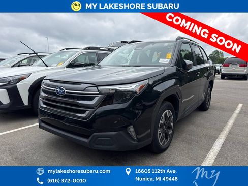 Used 2025 Subaru Forester Premium AWD/4WD image 3
