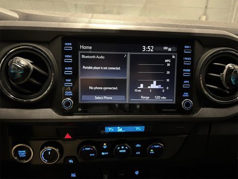 Used 2023 Toyota Tacoma 4x4 Double Cab image 13