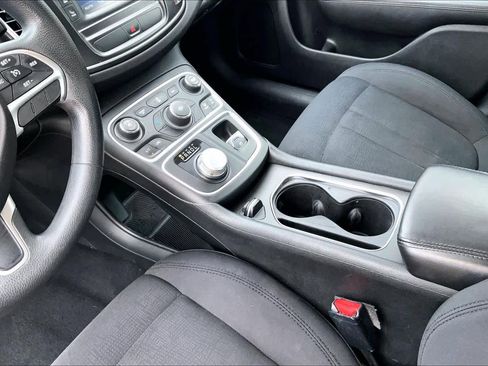 Used 2016 Chrysler 200 Limited image 13